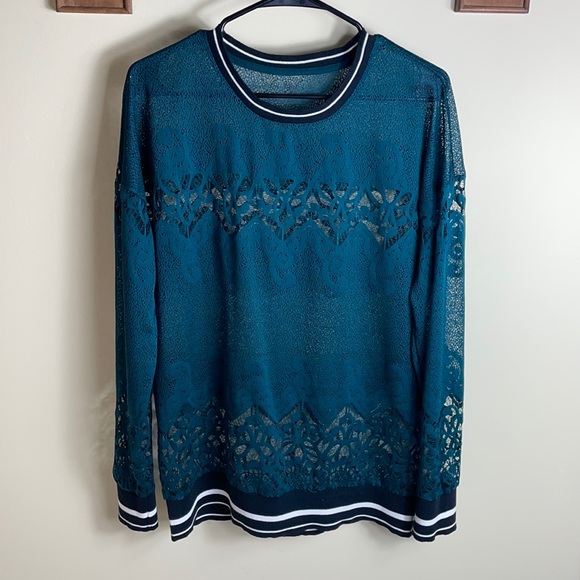 Fabletics Sophia Lace Tunic - Picture 2 of 6